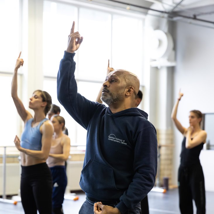 Die Gauthier Dance JUNIORS bei den Proben mit Akram Khan