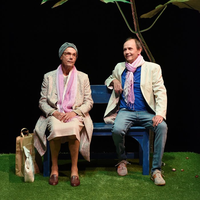 Schauspieler Stephan Moos in der Rolle der Mutter und des Sohnes