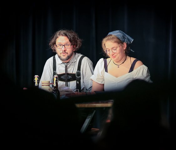 Johannes F. Kretschmann und Hanna D. Stauß auf der Bühne