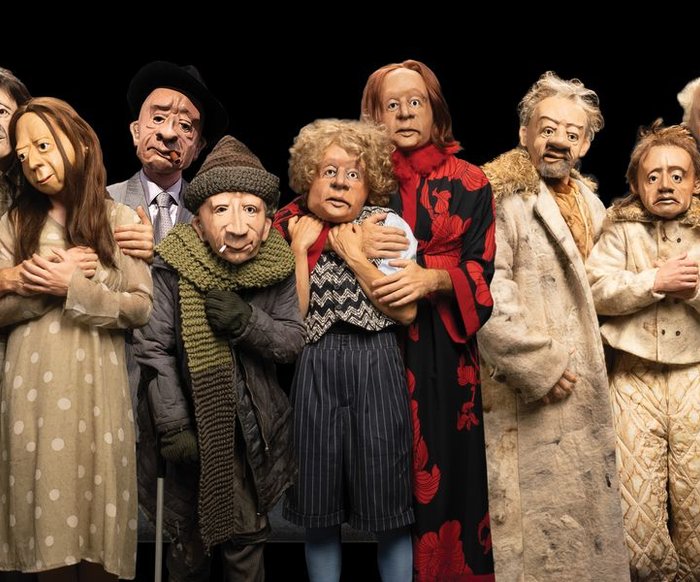Das Ensemble "Familie Flöz" bei "Finale" auf der Bühne
