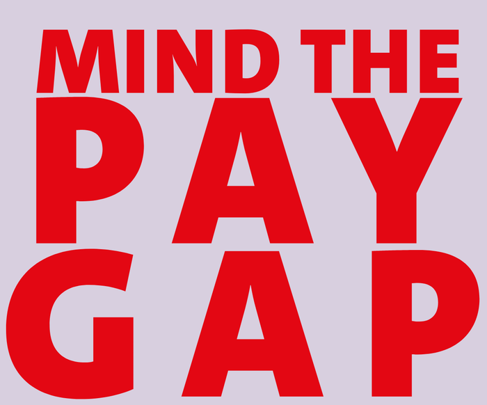 Mit roter Schrift steht auf fliederfarbenem Hintergrund: MIND THE PAY GAP